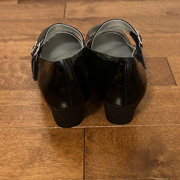 Black Patent Leather Mary Jane Shoes with double Velcro straps, size 6 - Picture 4 of 12